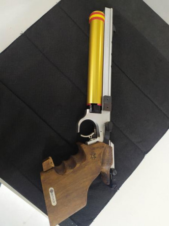 Busco cacha Morini para pistola steyr válida para lp 5.lp10.lp50.Para talla mediana 00