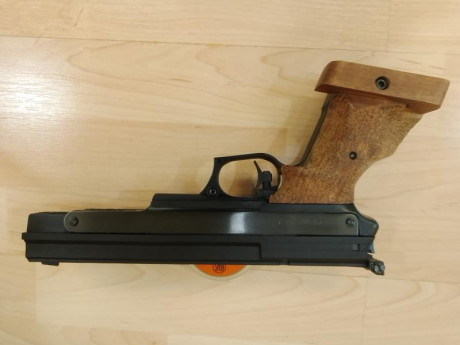 a todos.

Vendo una pistola de aire comprimido Gamo Compact de las primeras y en impecable estado. Casi 00