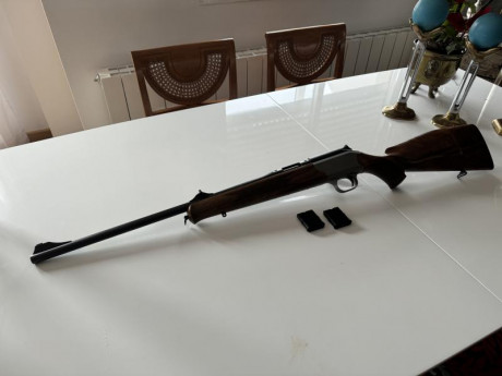 Se vende Blaser 93 nuevo, solo estrenado con dos cargadores y estuche a estrenar.

 Todo 1950 € . Se compró 02