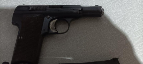 Vendo arma mítica española Astra 300 purito está en F da las medidas de da una funda  precio todo 400€ 01