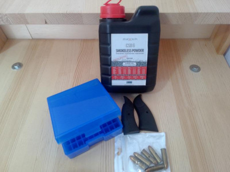 Hola, estoy limpiando el cajón y ya no uso este calibre, vendo este lote indivisible de una caja porta 20
