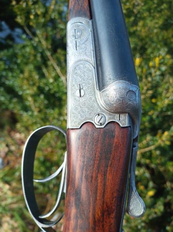 Hola. Hace poco compré una escopeta JABE (J. Antonio Belasategui) nueva, del 12-70, en la Armería Ravell. 152