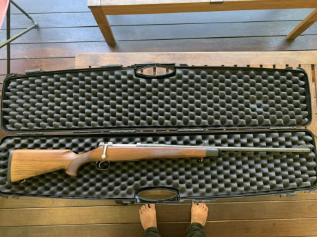 Hola a todos!
Pongo en venta mi  Mauser M03 en calibre 300 WIN  con sus monturas originales. 
Lo compré 01