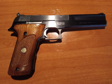 Vendo pistola Smith & Wesson 422 en perfecto estado y funcionamiento con aguja percutora reforzada 01
