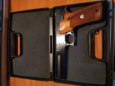 Vendo pistola Smith & Wesson 422 en perfecto estado y funcionamiento con aguja percutora reforzada 00
