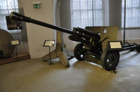 Acabo de visitar el Museo Naval de Madrid.
Como ya sufrimos con el traslado del Museo del Ejército de 132