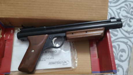 Una pistola de bombeo calibre 22 una auténtica joya Americana a estreno..

Precio 180 porte incluido 00