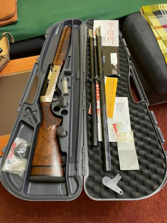 Un compañero  vende está escopeta que compró en su día lo para la caza del conejo , la cual la uso muy 00