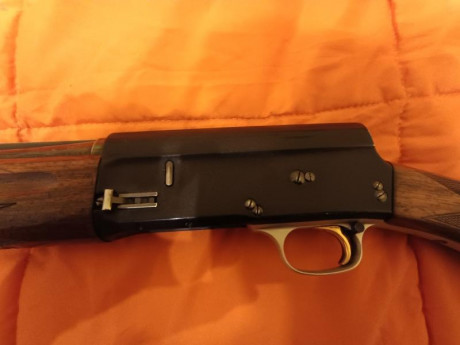 Hola estoy buscando una escopeta Browning o FN Auto 5 en buen estado en calibre 12 o 20. Si es de cañón 81