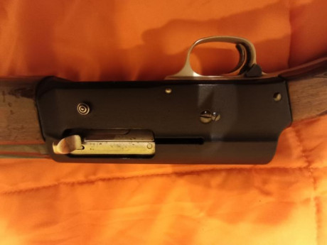 Hola estoy buscando una escopeta Browning o FN Auto 5 en buen estado en calibre 12 o 20. Si es de cañón 80