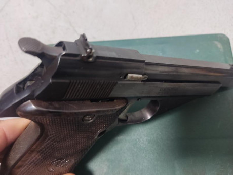 Vendo Pistola Star Modelo FM calibre 22LR con 1 cargador en su caja original. Precio 120€ más portes si 01