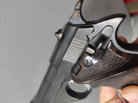 Vendo Pistola Star Modelo FM calibre 22LR con 1 cargador en su caja original. Precio 120€ más portes si 00