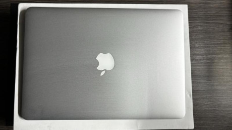 Cambio MacBook Apple por alguna pistola 9mm, SPS, cz, Tanfoglio de doble hilera, valor máximo 400€
portátil 02