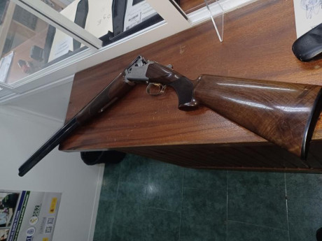 Se vende Browning 525, 76 cm de cañón, selector de tiro y choques, 1200 € mas portes, muy poco uso. 00