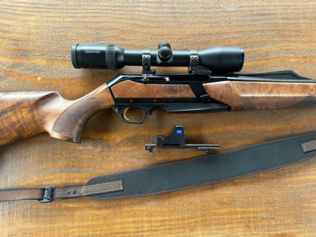 Hola a todos,

SE VENDE:

 *BROWNING BAR ZENITH PRESTIGE WOOD.* 
Con maderas de grado, calibre 30/06.
- 02