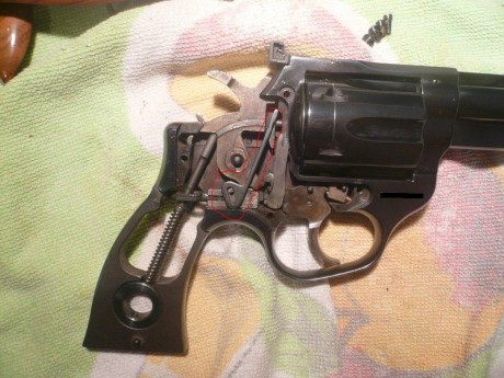 Hola:

¿Alguien sabe que función tiene esta pieza del astra match? Sin ella el arma parece funcionar perfectamente.

Un 00