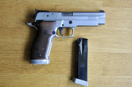 ** VENDIDA**

Buenas a todos,

voy a dejar el Tiro y voy a ir vendiendo mis cuatro armas cortas, de momento 01