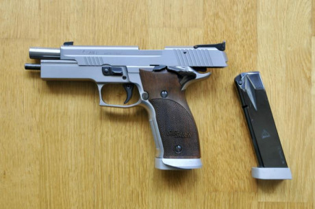 ** VENDIDA**

Buenas a todos,

voy a dejar el Tiro y voy a ir vendiendo mis cuatro armas cortas, de momento 00