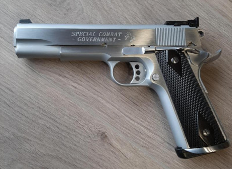 Vendo COLT SPECIAL COMBAT GOVERNMENT calibre .45 en perfecto estado, como nueva, pues no ha sido disparada 02