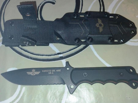 Buenos días compañeros adjunto fotos de un cuchillo que supuestamente esta en servicio en el ejercito 01