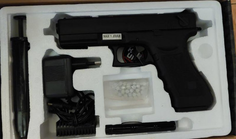 Buenas,

Vendo varias armas sin estrenar de Airsoft (En Madrid):

Saigo 18 ( Tipo Glock 18) Electrica 10