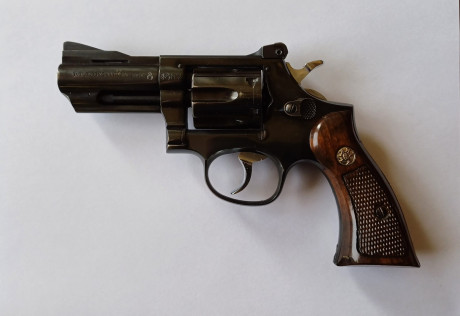 Pongo  en venta  este revolver  Llama del calibre  38 en excelente estado tiene muy poco uso lo vendo 01