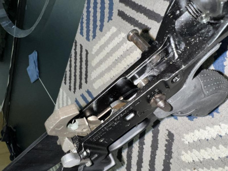 Hola, vendo mi AR-10 del 6.5 creedmoor diamondback.
Está nueva, ha tirado 3 cajas si llega.
Viene con 81