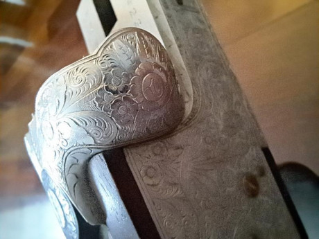 Por enfermedad de un familiar, titular del arma, se vende escopeta paralela AYA mod.53 del año 66. Cañón 00