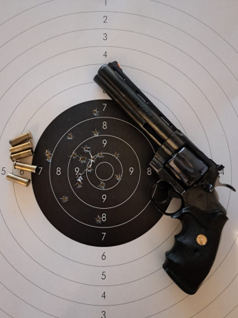 Buenas a todos,

Pongo a la venta esta joya, se trata de un COLT PYTHON con cañón de 6"  calibre 00