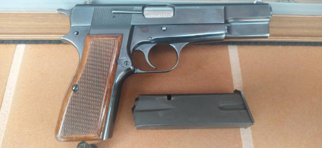 Hola.
VENDO pistola semiautomática BROWNING HP35 fabricada por FN en Bélgica.
Con un cargador de 14 cartuchos 10