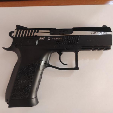 -Hola,
pongo a la venta esta pistola de bbs, bolas de acero.
Tiene accesorios, silenciador,dos cargadores 02