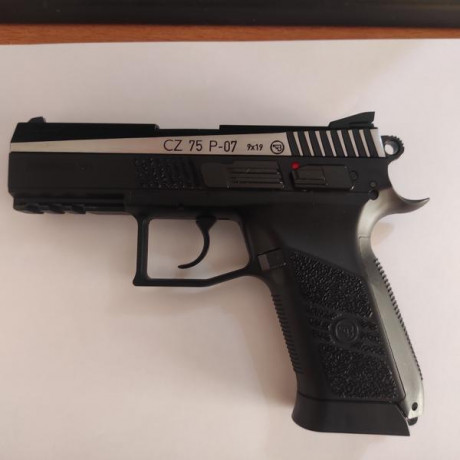 -Hola,
pongo a la venta esta pistola de bbs, bolas de acero.
Tiene accesorios, silenciador,dos cargadores 01