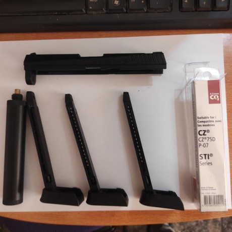 -Hola,
pongo a la venta esta pistola de bbs, bolas de acero.
Tiene accesorios, silenciador,dos cargadores 00