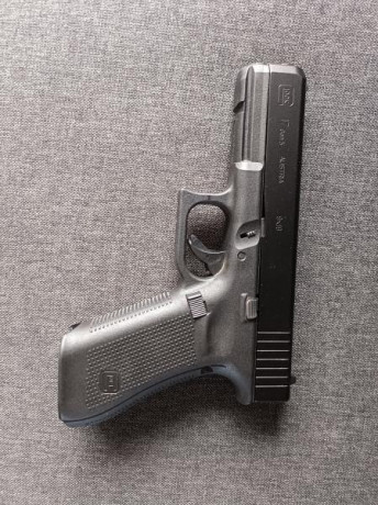 Buenos días.
Vendo Glock 17 Gen 5 con apenas 200 disparos.
- Pistola
- 4 Cargadores
- Caja original
- 01