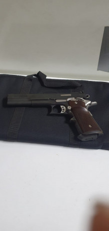 Pongo en venta este arma en excelentes condiciones 9 mm 6 pulgadas es un compañero del club que deja la 02