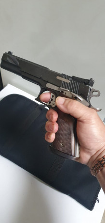 Pongo en venta este arma en excelentes condiciones 9 mm 6 pulgadas es un compañero del club que deja la 01