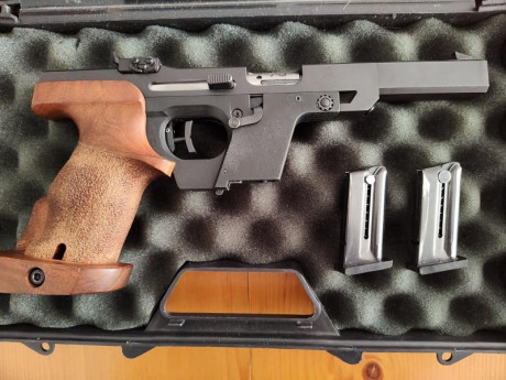 Vendo Walther GPT 22 con maletin de transporte, un cargador más, Cacha para Zurdos, Kit de limpieza y 00