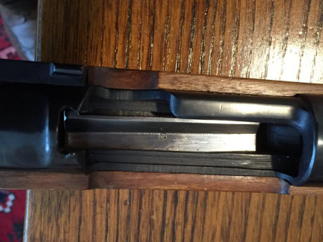 Vendo Mauser Coruña calibre 8x57, 
Precio del rifle 400 Euros. 
contacto por Email: gnzlmartinp@gmail.com.
El 01
