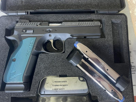 Vendo cz shadow 2 en su maleta original 3 cargadores 1400€ fotos por privado 00