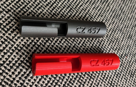 Se realizan y customizan protectores para cerrojo de la carabina CZ 457.

Encaje perfecto. Protege tu 01