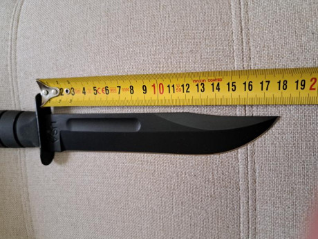 Vendo en estado de nuevo (ver fotos) cuchillo KA BAR full size black KB1213 ,con funda KA BAR rígida a 10