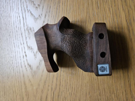 Se vende Cacha Steyr nueva, para pistolas electrónicas. 02