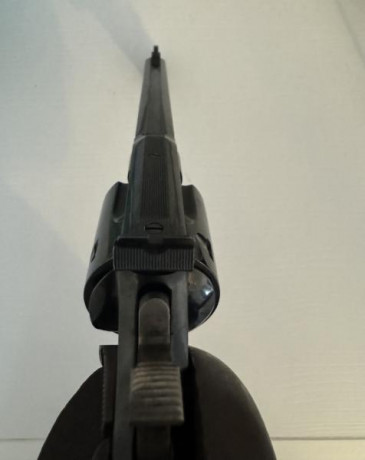 (Interesados llamar al 685197352) Pongo ala venta este revólver de la marca Astra Macht calibre 38 el 00