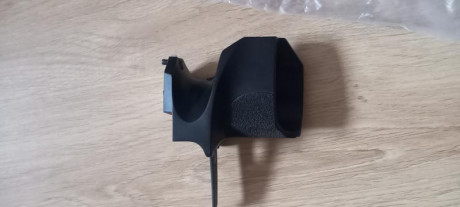 Se vende grip empuñadura para anschutz precise ,seguramente con algo de trabajo se pueda acoplar en otras 02