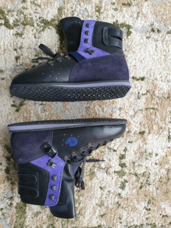 Buenos días,
vendo los siguientes artículo:
1.-Guante de tito Kurt Thune Solid Grip
55€
2.-Botas de tiro 02
