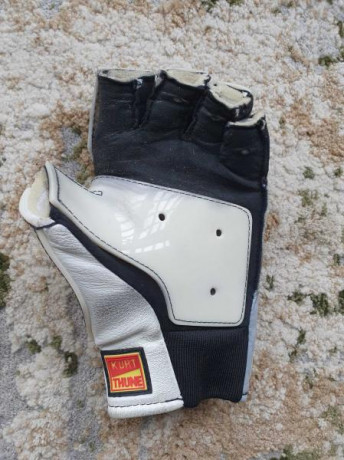 Buenos días,
vendo los siguientes artículo:
1.-Guante de tito Kurt Thune Solid Grip
55€
2.-Botas de tiro 00
