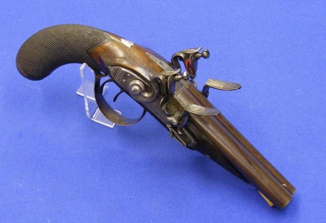 Voy a colocar unas fotos de un arma larga alemana de llave de mecha del siglo XVI. 171