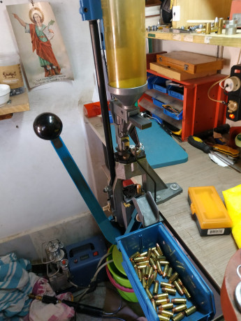 Se vende Prensa Rotativa Compuesta: Dosificador,Avisador de Pistones,Dais 9 milímetros.Precio: 300 euros 00