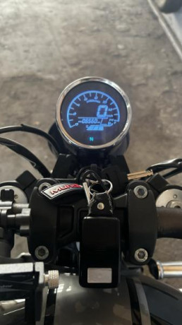 Cambio moto por ar15 en 300blackout o 222 el valor de la cual esté entre los 1800 o 1900€ que es el valor 11