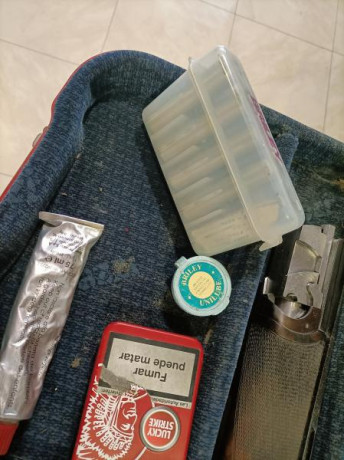 Mítica escopeta en extraordinario estado,cañón de 75cm así como juego de 6 ckokes BRILEY.Se cambia por 10